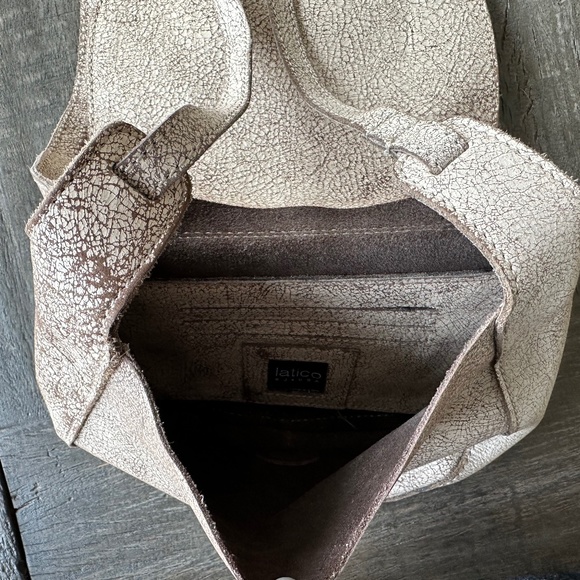 LATICO Distressed Crossbody off white see measurements - Picture 2 of 13